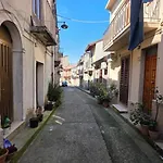 Nell'antica Cittadella Cittanova (Calabria)